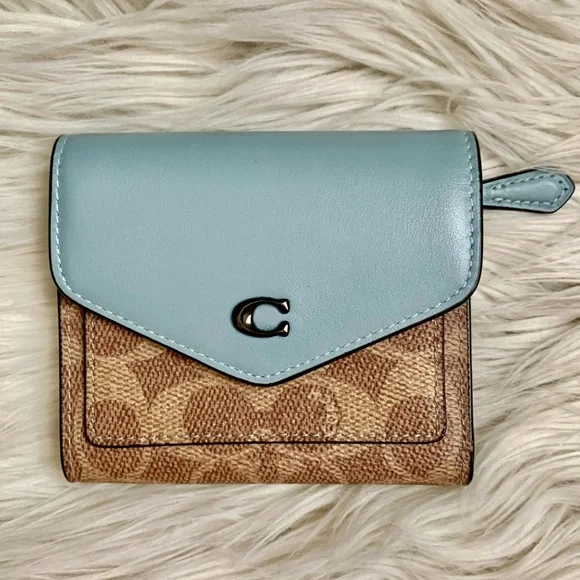 Coach Wyn Small Wallet Aqua Signature Canvas Multi - Picture 3 of 13
